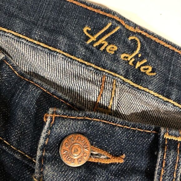 Old Navy “the diva” straight cut jeans - 4 - 🙂3/$15 - Picture 6 of 8